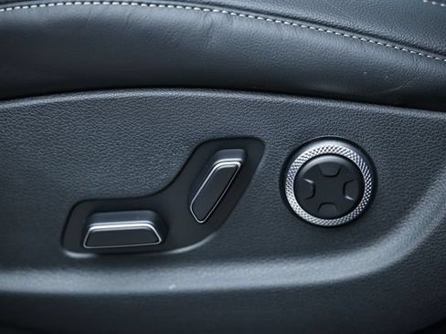 New 2026 Genesis GV80 2.5T RWD image 22