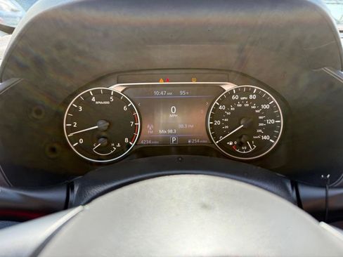 Used 2025 Nissan Altima 2.5 SV FWD image 21
