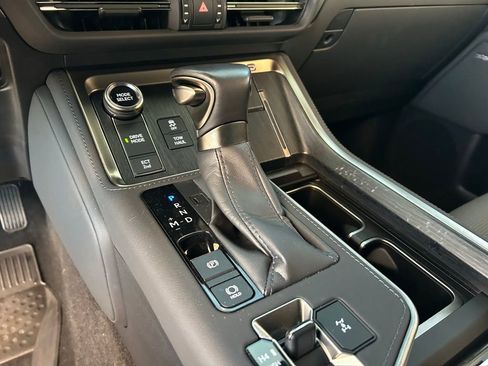 Used 2024 Lexus GX 550 image 17