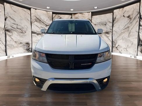 Used 2020 Dodge Journey Crossroad FWD image 2