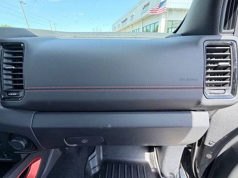 Used 2022 Nissan Frontier Pro-X image 18