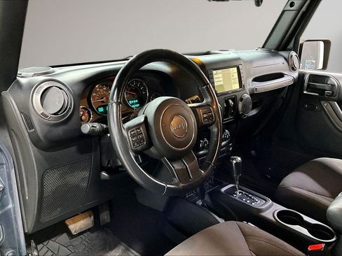 Used 2017 Jeep Wrangler Unlimited Willys image 16