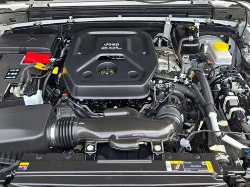 Used 2023 Jeep Wrangler Unlimited Sahara image 22