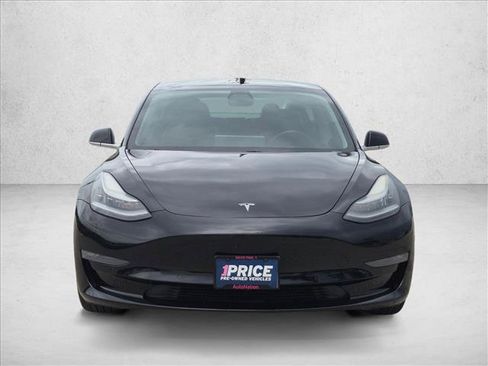 Used 2019 Tesla Model 3 Mid Range RWD image 2