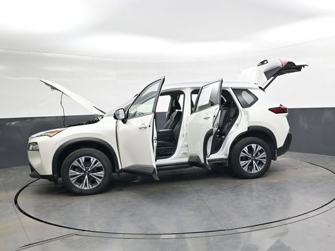 Used 2023 Nissan Rogue SV w/ SV Premium Package image 43