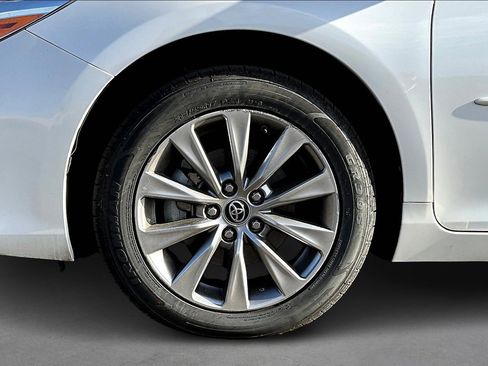 Used 2017 Toyota Camry XLE image 8