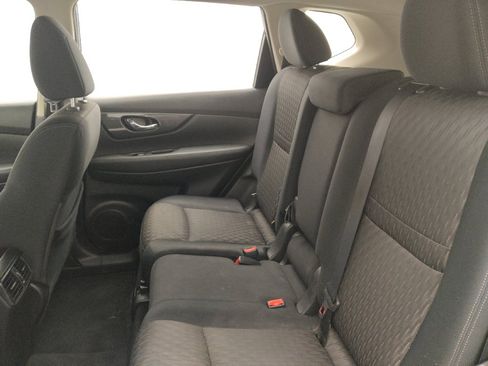Used 2017 Nissan Rogue S AWD/4WD image 18