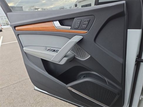 Used 2023 Audi Q5 2.0T Premium Plus image 23