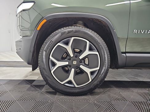 Used 2023 Rivian R1S Adventure image 9