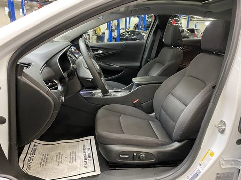 Used 2023 Chevrolet Malibu LT image 14