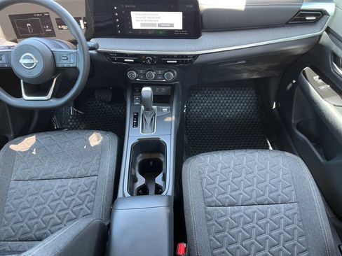 Used 2025 Nissan Kicks SV FWD image 14