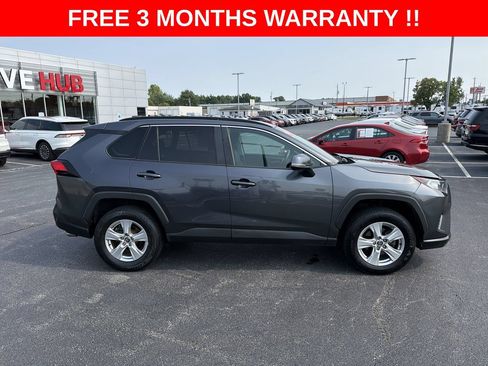 Used 2020 Toyota RAV4 XLE AWD/4WD image 31