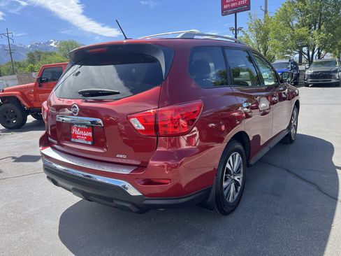 Used 2017 Nissan Pathfinder S AWD/4WD image 8
