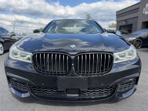 Used 2018 BMW 750i RWD image 8