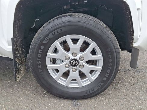 Certified 2024 Toyota Tacoma SR5 image 29