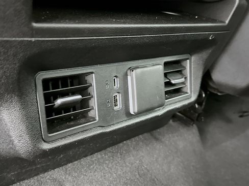 Used 2023 Chevrolet Silverado 1500 LT image 27