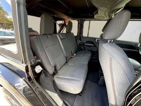 Used 2024 Jeep Wrangler Unlimited Sahara AWD/4WD image 30