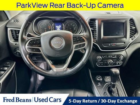 Used 2019 Jeep Cherokee Latitude Plus w/ Cold Weather Group AWD/4WD image 25