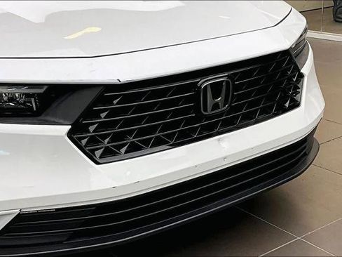 Used 2023 Honda Accord EX image 31