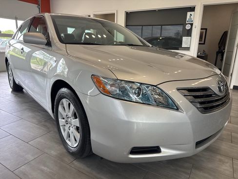 Used 2009 Toyota Camry Hybrid FWD image 2