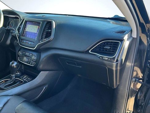 Used 2023 Jeep Cherokee Altitude Lux image 17