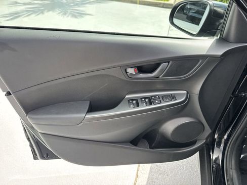 Used 2018 Hyundai Kona SEL FWD image 38