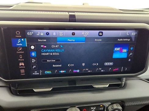 Used 2025 Jeep Wrangler Unlimited Sahara w/ Safety Group image 17