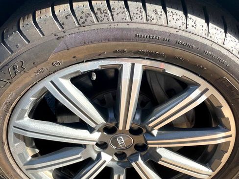 Used 2017 Audi Q7 3.0T Premium Plus w/ Premium Plus Package image 18