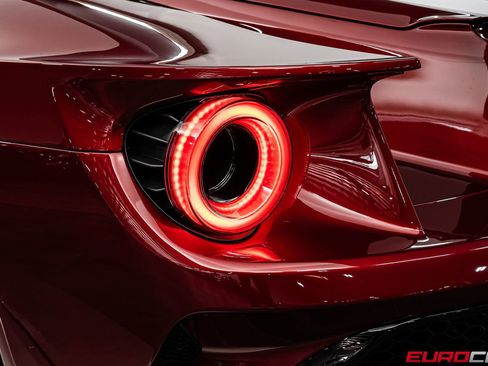Used 2018 Ford GT RWD image 26