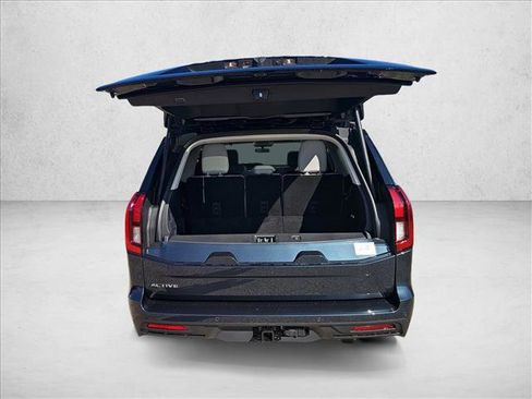 New 2025 Ford Expedition Active image 10