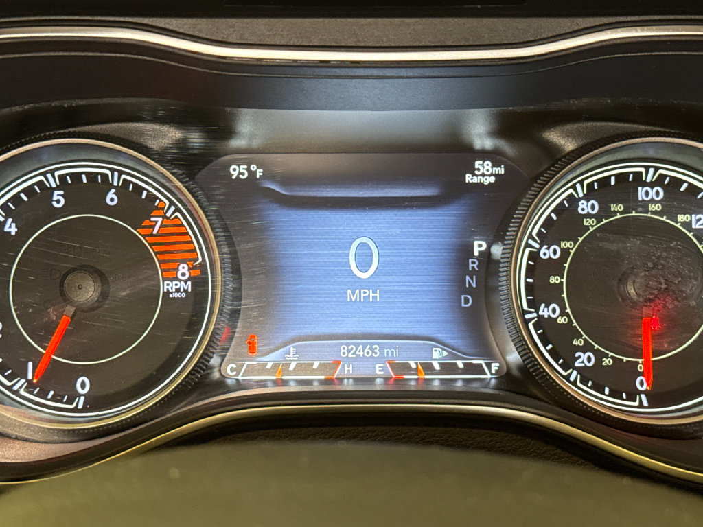 Used 2020 Jeep Grand Cherokee Altitude AWD/4WD image 32