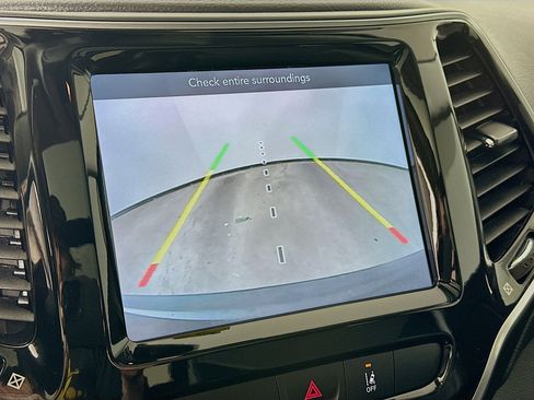 Certified 2022 Jeep Cherokee Limited image 17