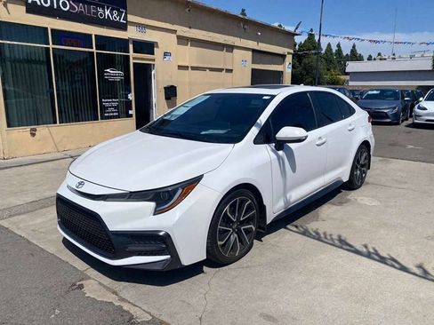Used 2020 Toyota Corolla SE w/ SE Premium Package FWD image 6