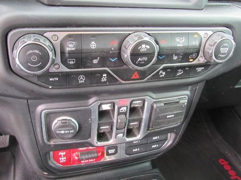 Used 2020 Jeep Wrangler Unlimited Rubicon w/ Quick Order Package 28Y Recon AWD/4WD image 28