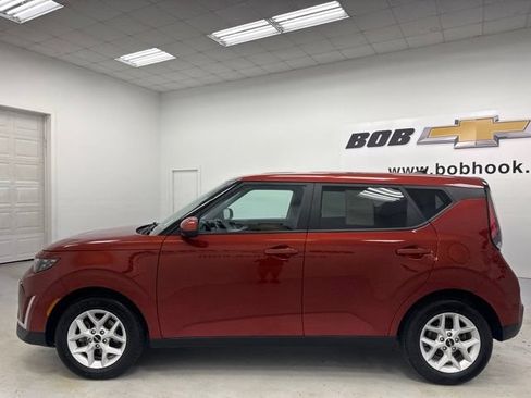 Used 2024 Kia Soul LX w/ Option Group 015 FWD image 8