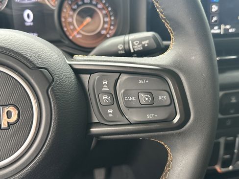 Used 2024 Jeep Gladiator Sport AWD/4WD image 24