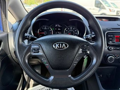 Used 2017 Kia Forte LX FWD image 18