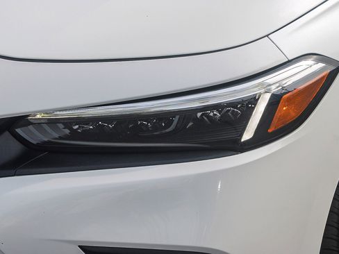 Used 2022 Honda Civic Sport Touring image 5