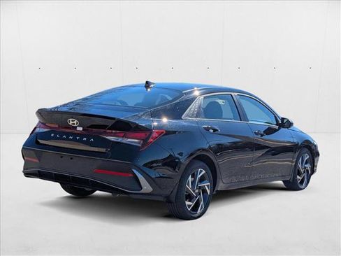 New 2025 Hyundai Elantra Sport image 2
