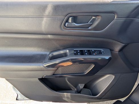 Certified 2023 Nissan Pathfinder SV image 35