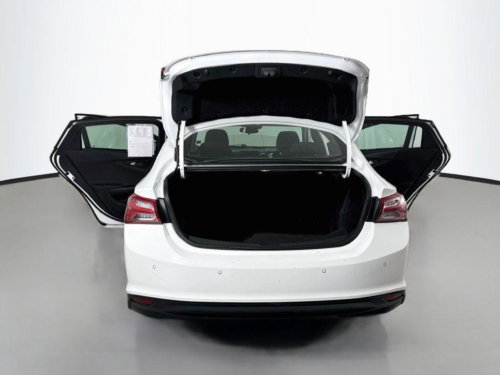 Used 2022 Chevrolet Malibu LT FWD image 23
