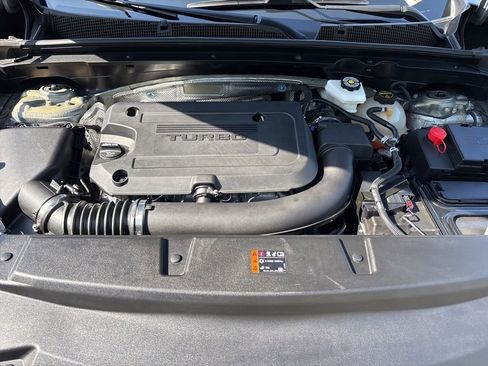 Used 2025 Buick Envision Preferred AWD/4WD image 12