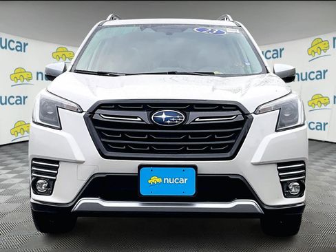Used 2023 Subaru Forester Touring image 2