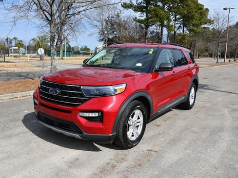 Used 2020 Ford Explorer XLT w/ Equipment Group 202A image 7