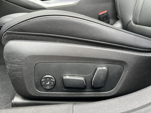 Used 2025 BMW 330i Sedan image 38