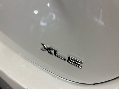 Used 2017 Toyota Avalon XLE Premium image 33