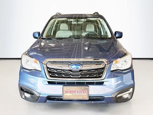 Used 2018 Subaru Forester 2.5i Premium image 3