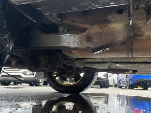 Used 2013 Chevrolet Avalanche LTZ image 24