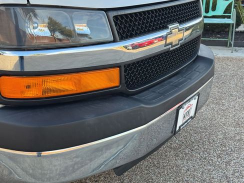 Used 2016 Chevrolet Express 3500 LT w/ LT Preferred Equipment Group image 2