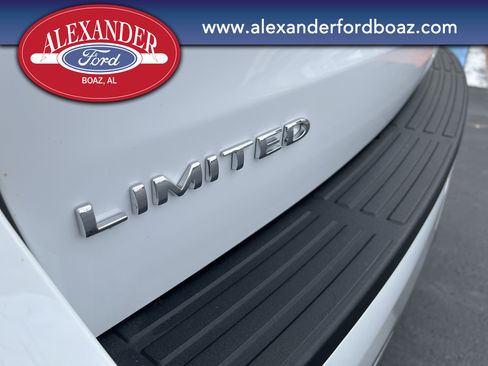 Used 2024 Ford Expedition Limited image 7